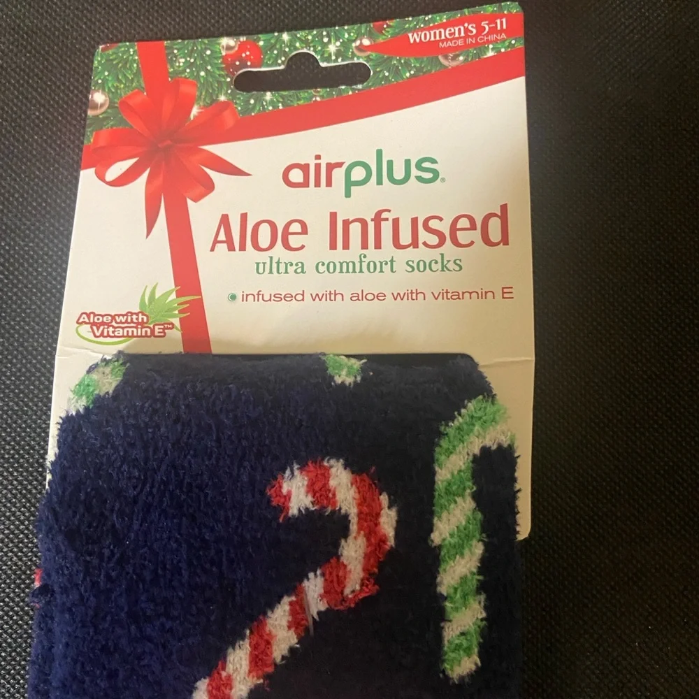 Festive Santa Aloe Infused Socks - Red, White,‎ Blue